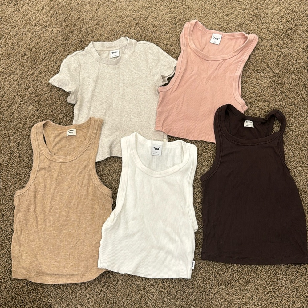 aritzia/ tna/ sunday best crop tanks/ crop shirt